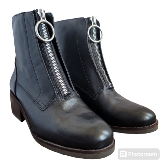 Lucky Brand Tibly front zip black 8M ankle soft leather boot 2" heel streetwear - Picture 3 of 6